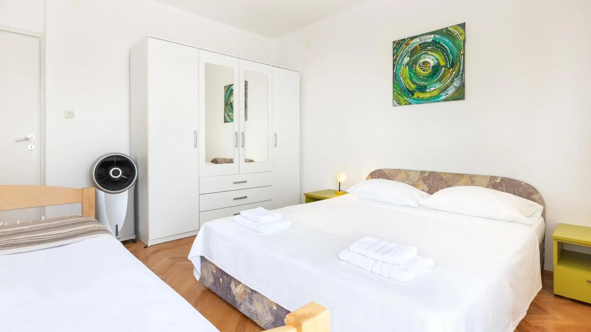 Apartment Dionis location